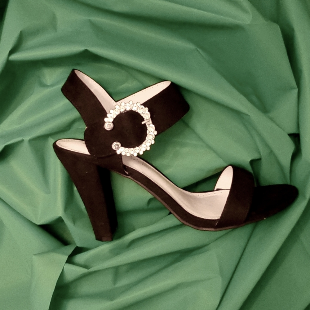 ADRIENNE VITTADINI GENO SANDALS SZ 6/SZ 9